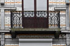 Rue Rasson 43-45, Schaerbeek, premier étage, balcon droit (© APEB, photo 2016).