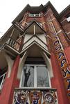 Avenue des Azalées 8-9, Schaerbeek, façade latérale, pan droit de l’oriel (© APEB, photo 2013).