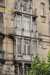 Avenue Louis Bertrand 63-65, Schaerbeek, seconde travée côté avenue, premiers étages, oriel (© APEB, photo 2012).