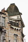 Avenue Louis Bertrand 63-65, Schaerbeek, couronnement de l’angle (© APEB, photo 2012).