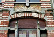 Avenue Van Cutsem 29, Tournai, travée gauche, rez-de-chaussée et étage (© APEB, photo 2002).